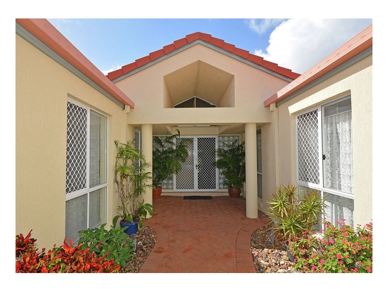 37 Bowerbird Avenue, Eli Waters QLD 4655