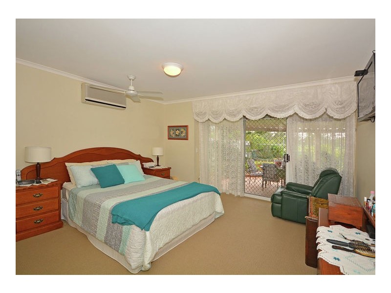 37 Bowerbird Avenue, Eli Waters QLD 4655