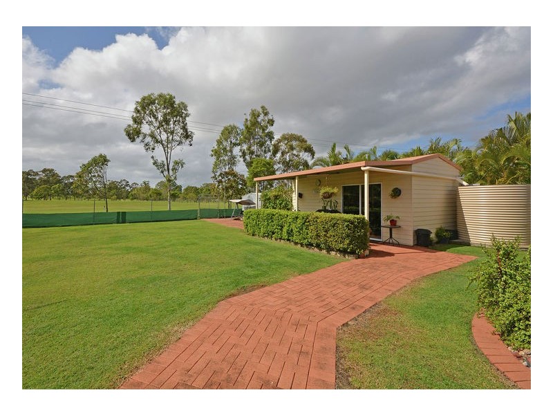 37 Bowerbird Avenue, Eli Waters QLD 4655