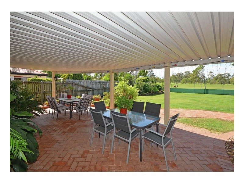 37 Bowerbird Avenue, Eli Waters QLD 4655