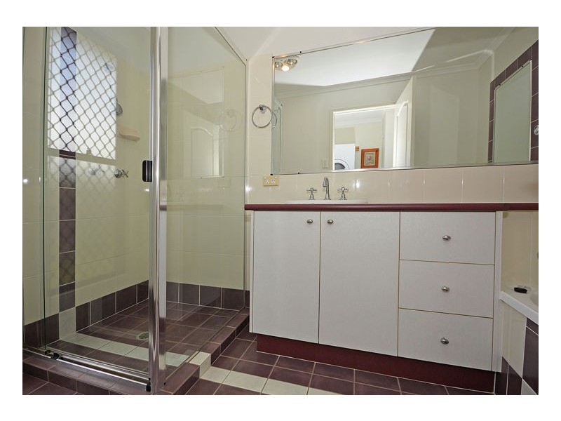 2-11 Lockerbie Court, Kawungan QLD 4655