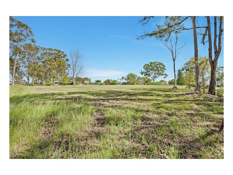 8 Zena Close, River Heads QLD 4655