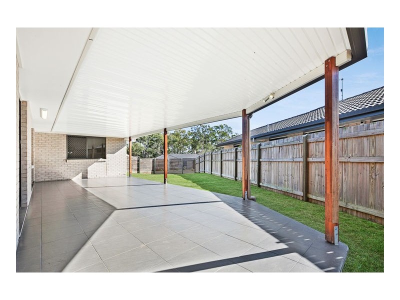 32 Crystal Court, Urangan QLD 4655
