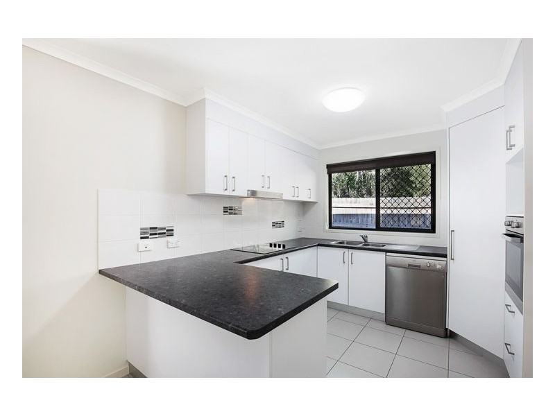 32 Crystal Court, Urangan QLD 4655