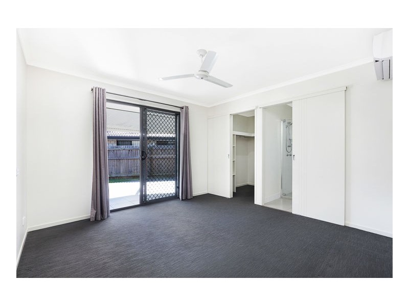 32 Crystal Court, Urangan QLD 4655