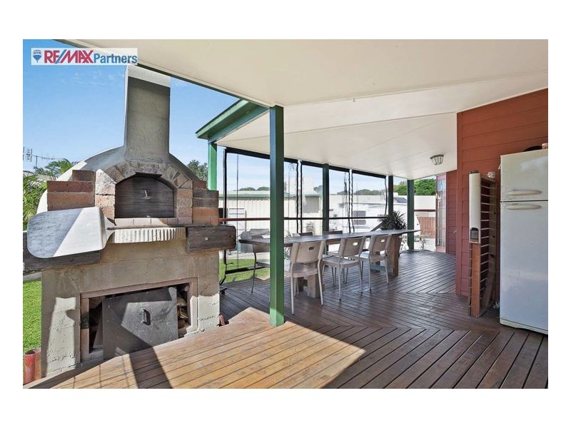 3 Rosalind Ct, Torquay QLD 4655