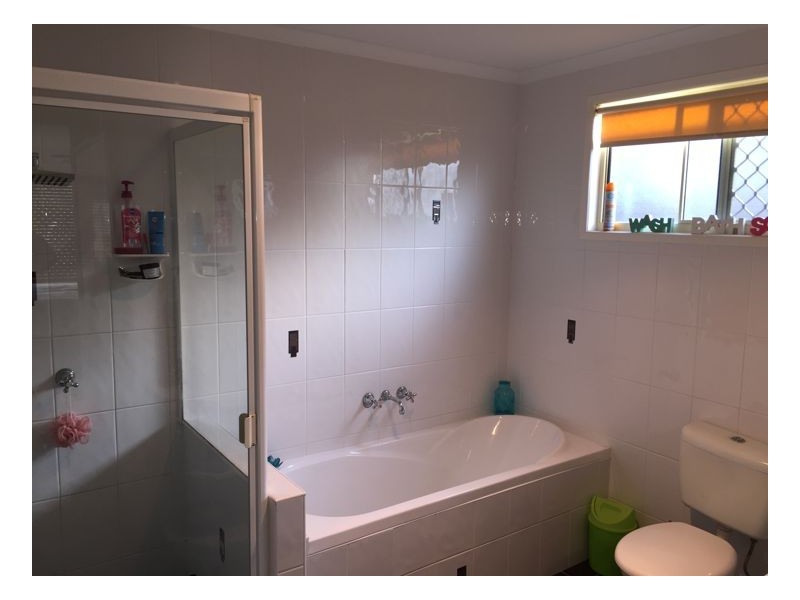 5 Vanda Street, Urangan QLD 4655