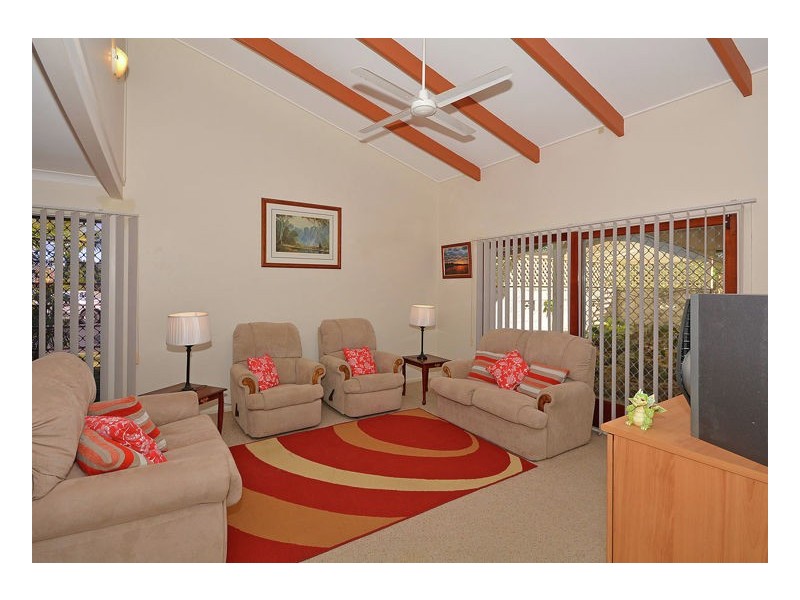 25 Hayworth Street, Point Vernon QLD 4655