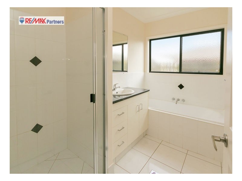 24 Bounty Circuit, Eli Waters QLD 4655