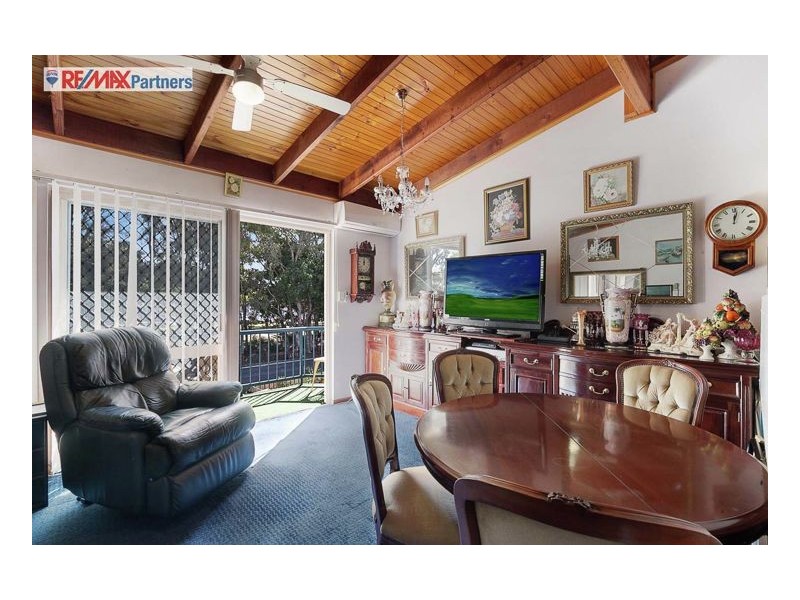 5/4 Pilot Street, Urangan QLD 4655