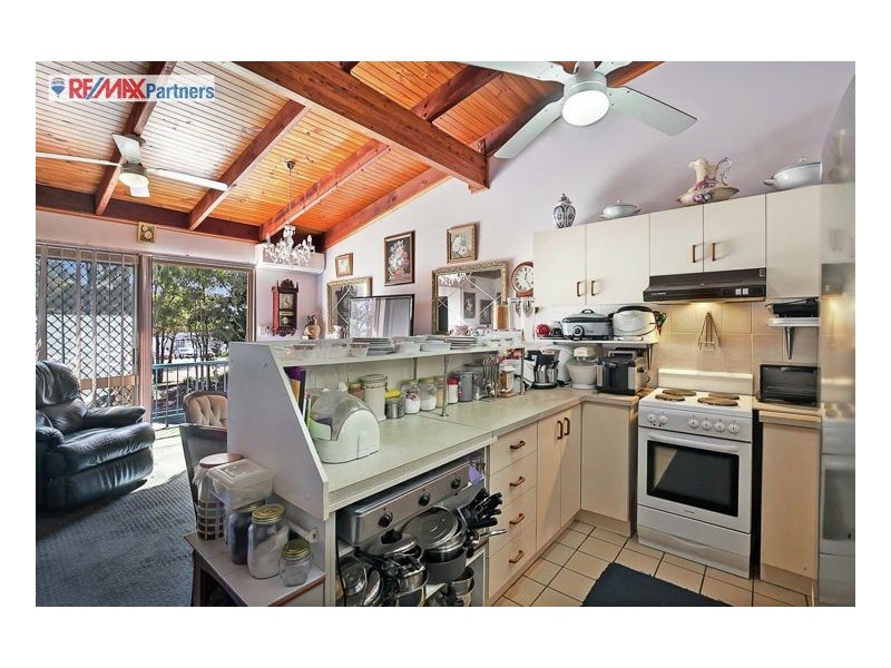 5/4 Pilot Street, Urangan QLD 4655