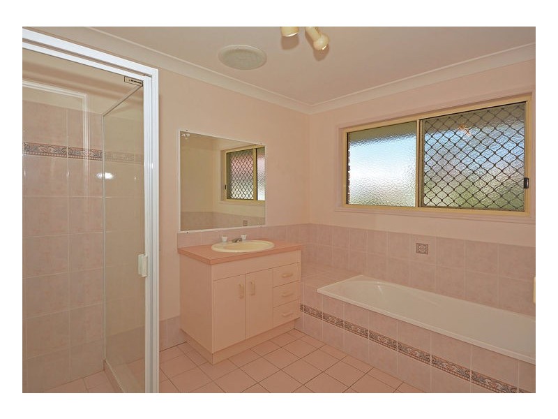 9 Faraday Court, Urraween QLD 4655