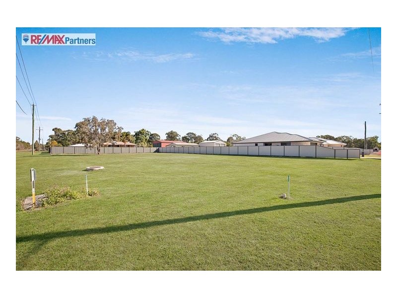 2 Senorita Parade, Urangan QLD 4655