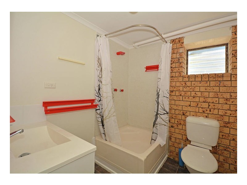 11 Hayworth Street, Point Vernon QLD 4655