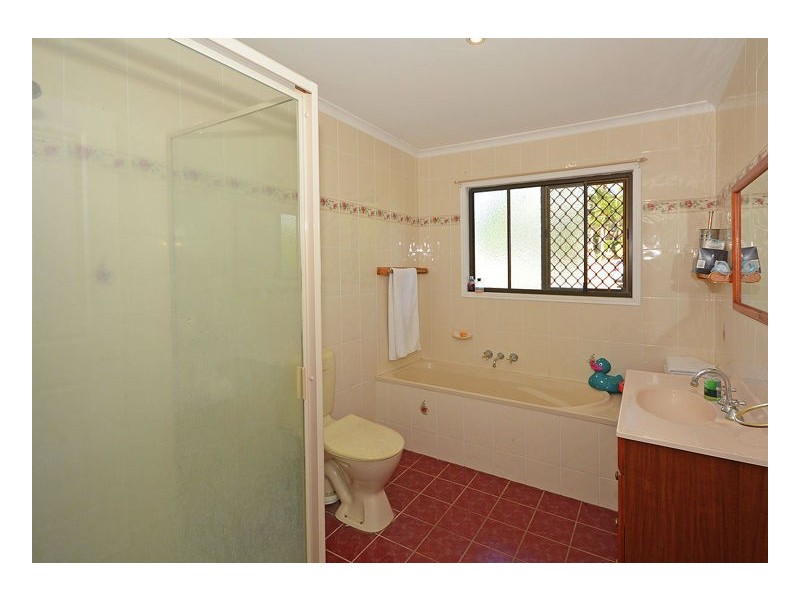 15 Jacobsen Outlook, Urraween QLD 4655