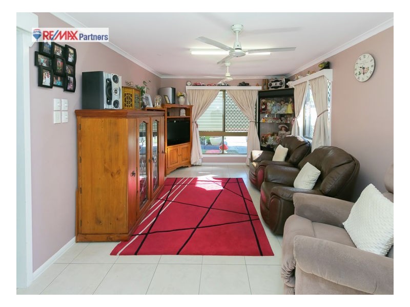 10 Gibbs St, Urangan QLD 4655