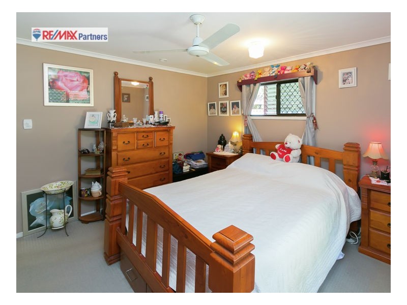 10 Gibbs St, Urangan QLD 4655