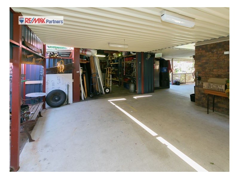 10 Gibbs St, Urangan QLD 4655