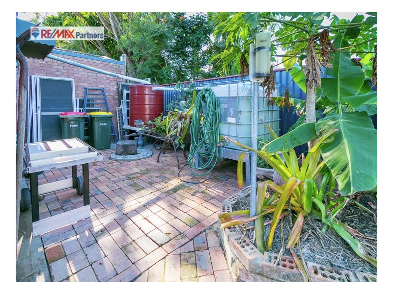 10 Gibbs St, Urangan QLD 4655