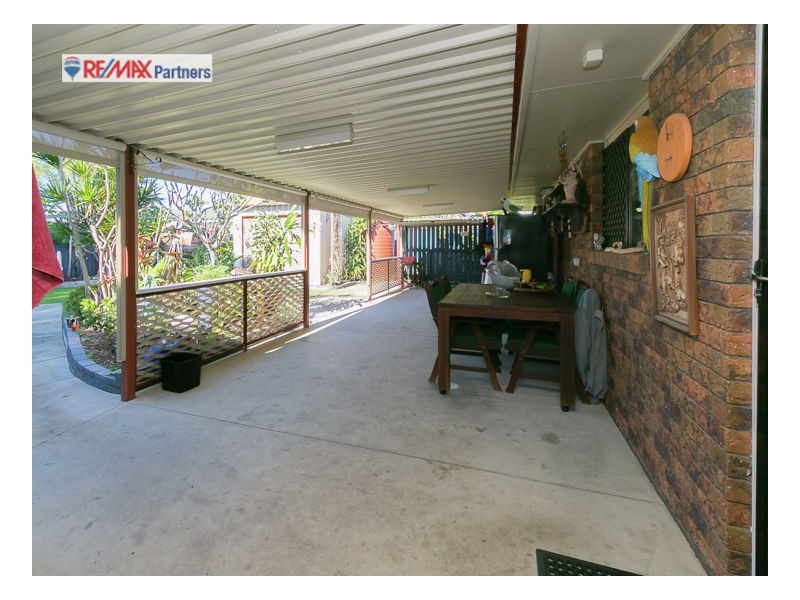 10 Gibbs St, Urangan QLD 4655