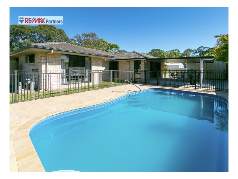 5 Bayrise Dr, Urangan QLD 4655