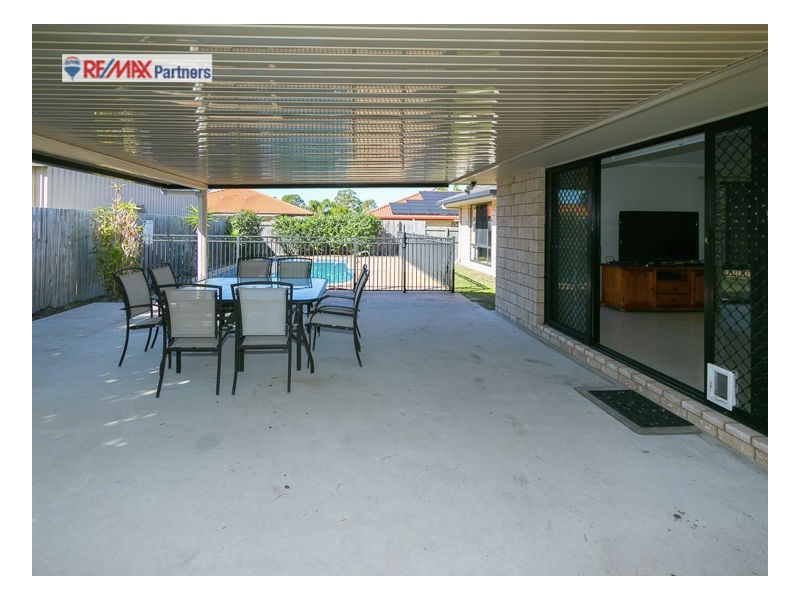 5 Bayrise Dr, Urangan QLD 4655