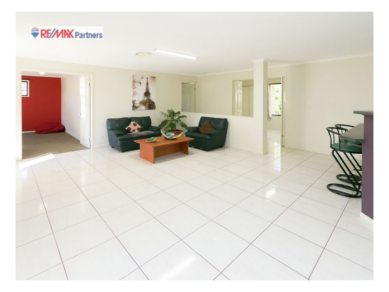 5 Bayrise Dr, Urangan QLD 4655