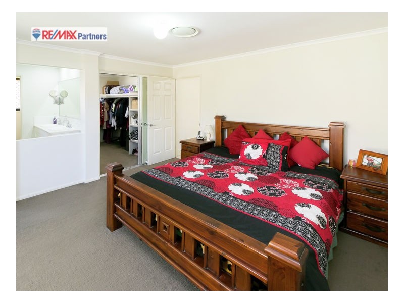 5 Bayrise Dr, Urangan QLD 4655