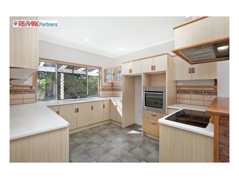 94 Boundary Road, Urangan QLD 4655
