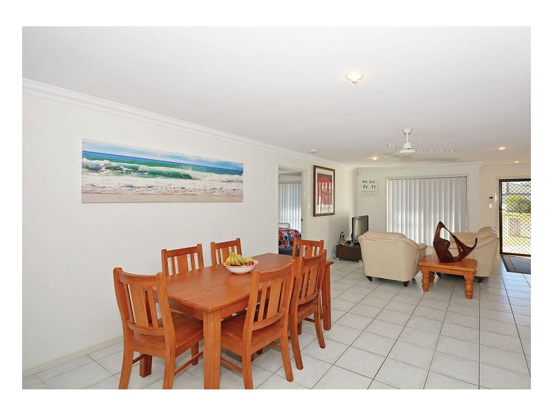 8 Arwon Close, Point Vernon QLD 4655