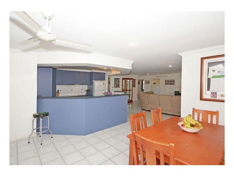 8 Arwon Close, Point Vernon QLD 4655