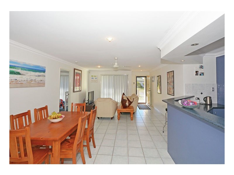 8 Arwon Close, Point Vernon QLD 4655