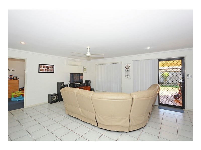 8 Arwon Close, Point Vernon QLD 4655
