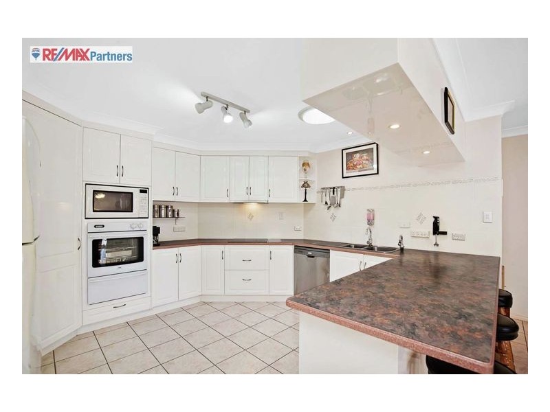 12 Merrilyn Court, Urangan QLD 4655