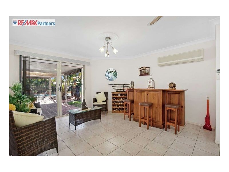 12 Merrilyn Court, Urangan QLD 4655