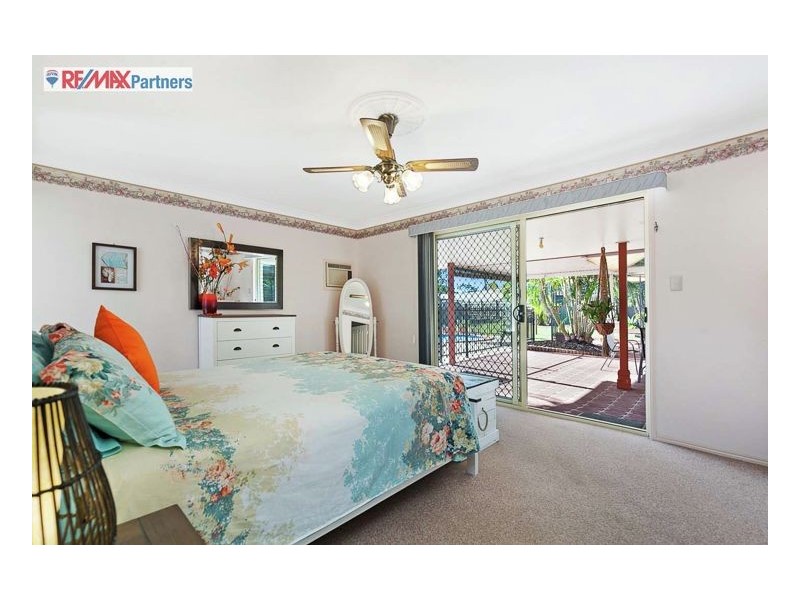 12 Merrilyn Court, Urangan QLD 4655