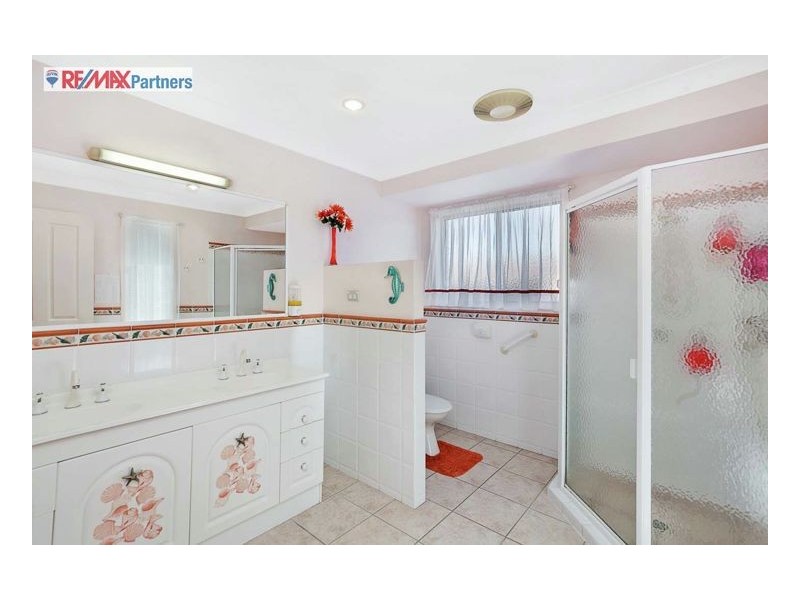 12 Merrilyn Court, Urangan QLD 4655