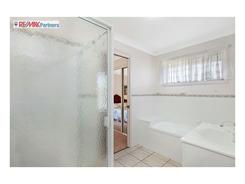 12 Merrilyn Court, Urangan QLD 4655