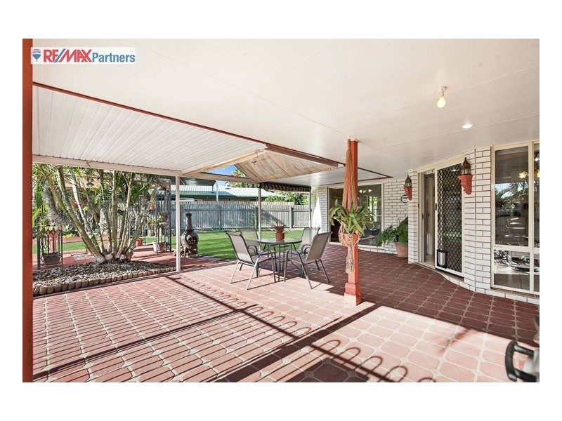 12 Merrilyn Court, Urangan QLD 4655