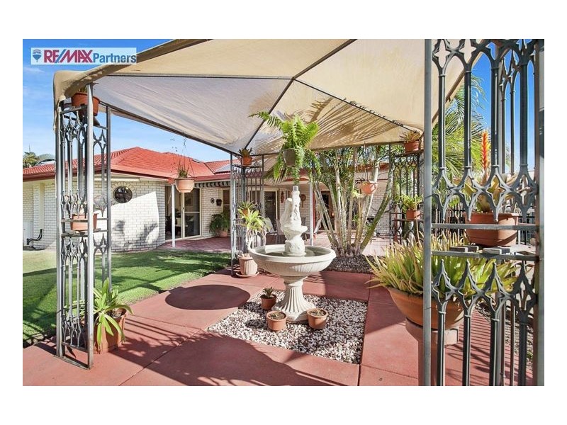 12 Merrilyn Court, Urangan QLD 4655