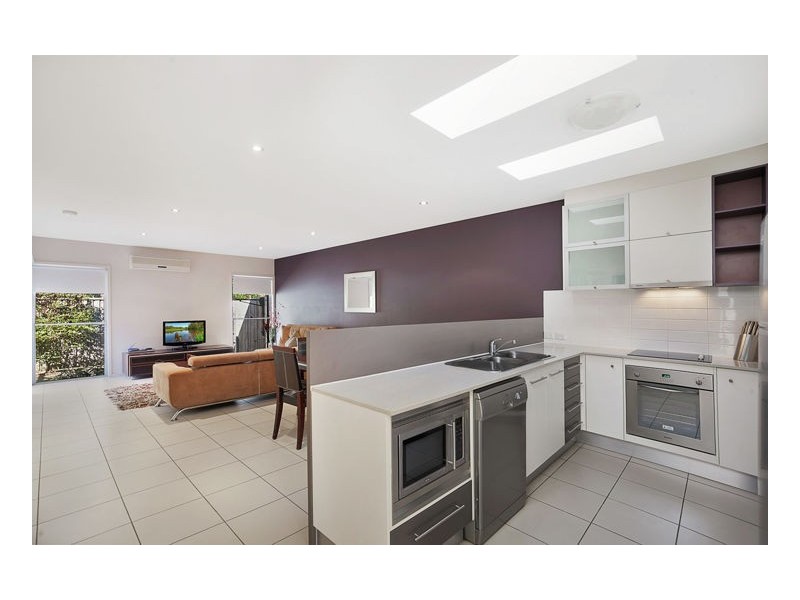 26/80 Moolyyir Street, Urangan QLD 4655