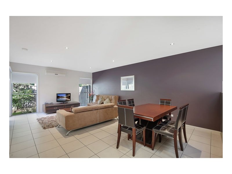26/80 Moolyyir Street, Urangan QLD 4655