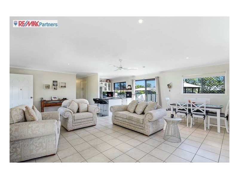 11 Lakeside Court, Torquay QLD 4655