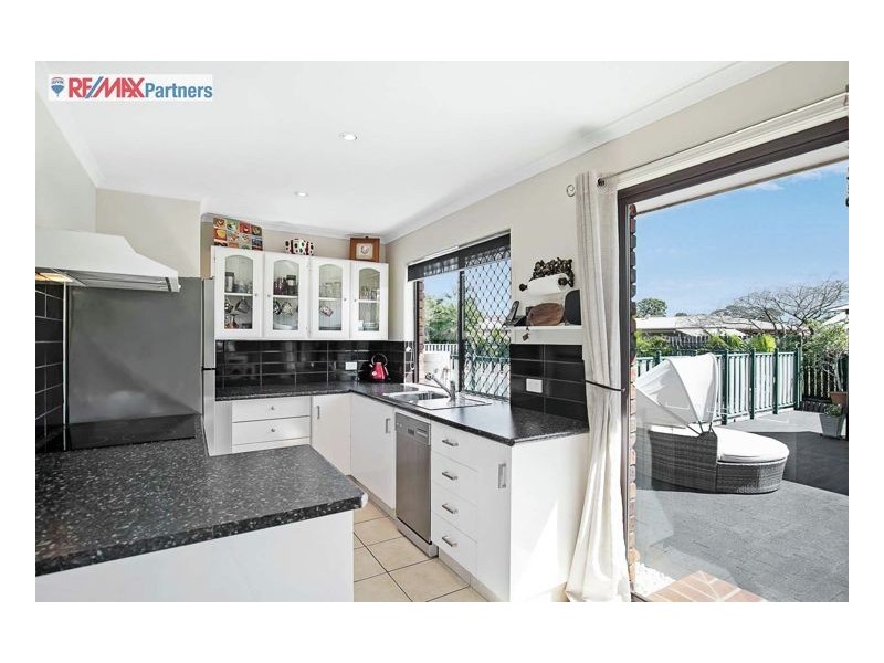 11 Lakeside Court, Torquay QLD 4655