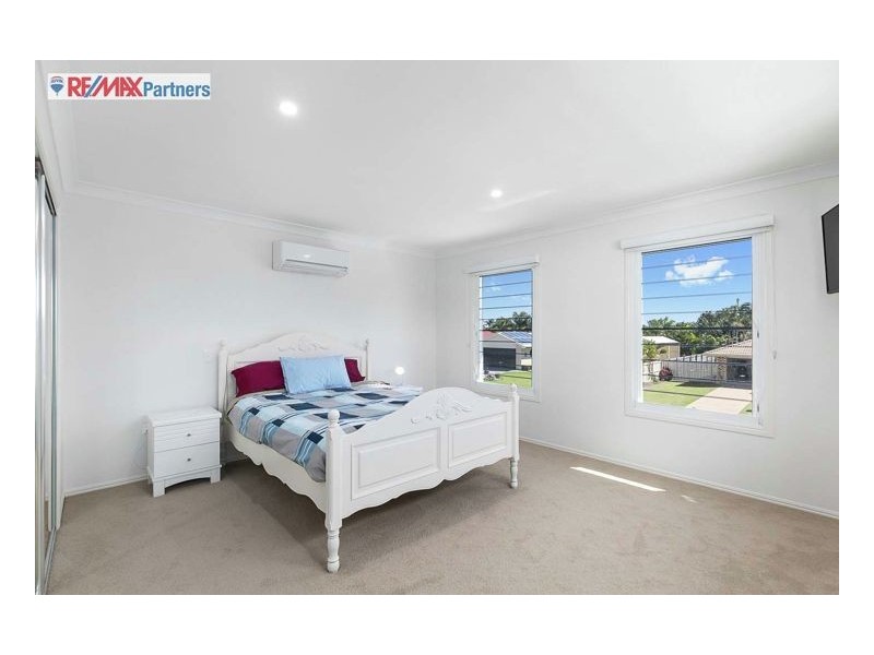 22 Skinner Crescent, Urangan QLD 4655
