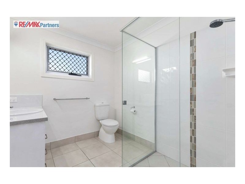 22 Skinner Crescent, Urangan QLD 4655