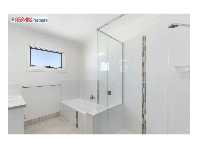 22 Skinner Crescent, Urangan QLD 4655