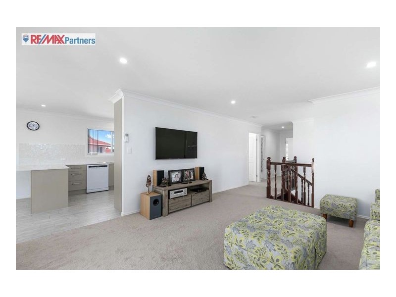 22 Skinner Crescent, Urangan QLD 4655