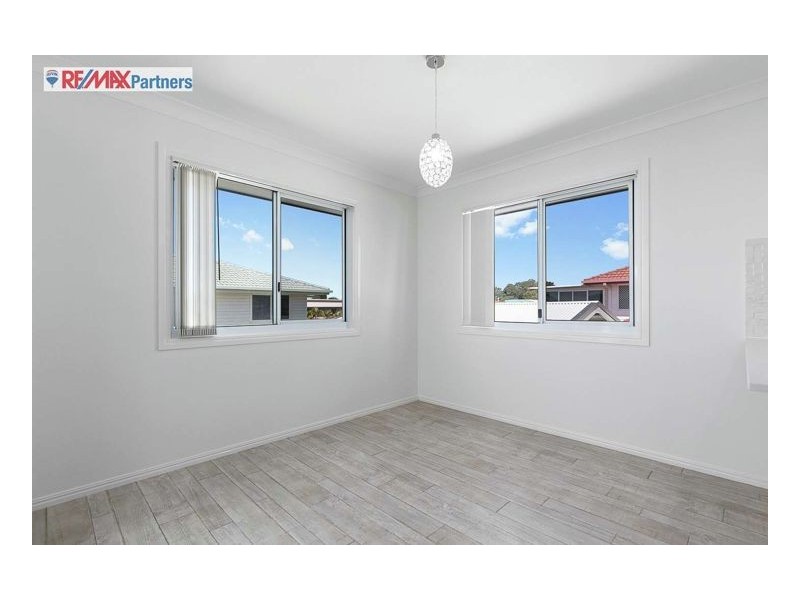 22 Skinner Crescent, Urangan QLD 4655