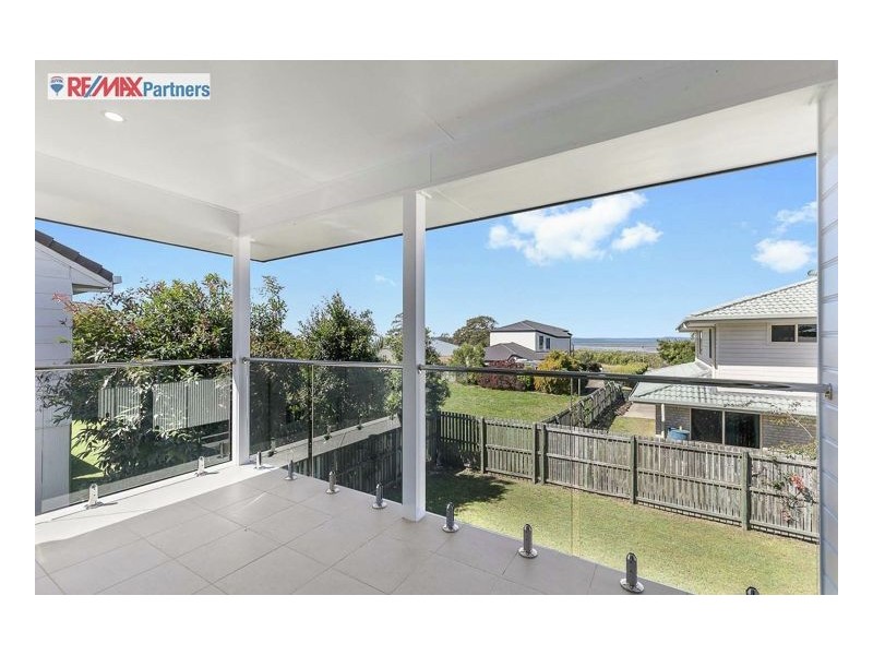 22 Skinner Crescent, Urangan QLD 4655